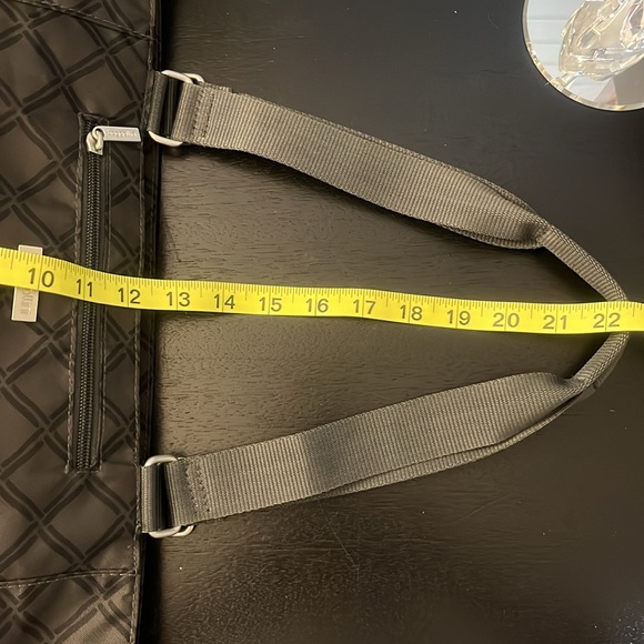 Baggallini Travel bag in excellent preowned condition, like new - Picture 11 of 15